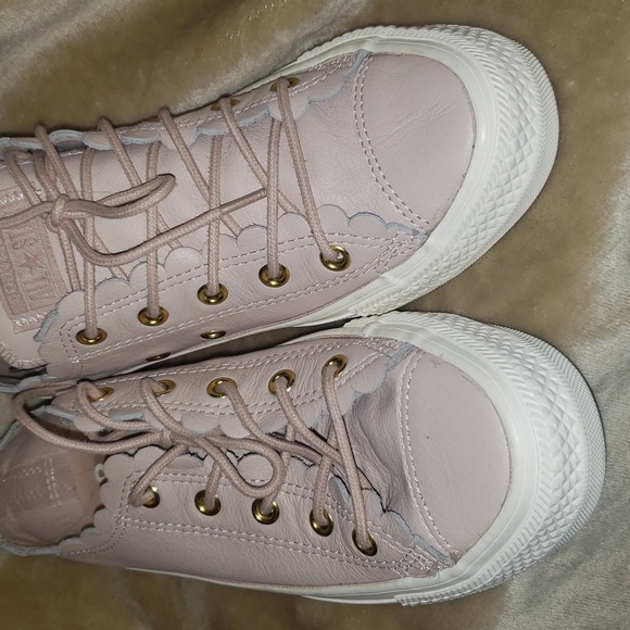 Converse Women's Chuck Taylor Scalloped Trainers Blush Leather - Picture 5 of 8
